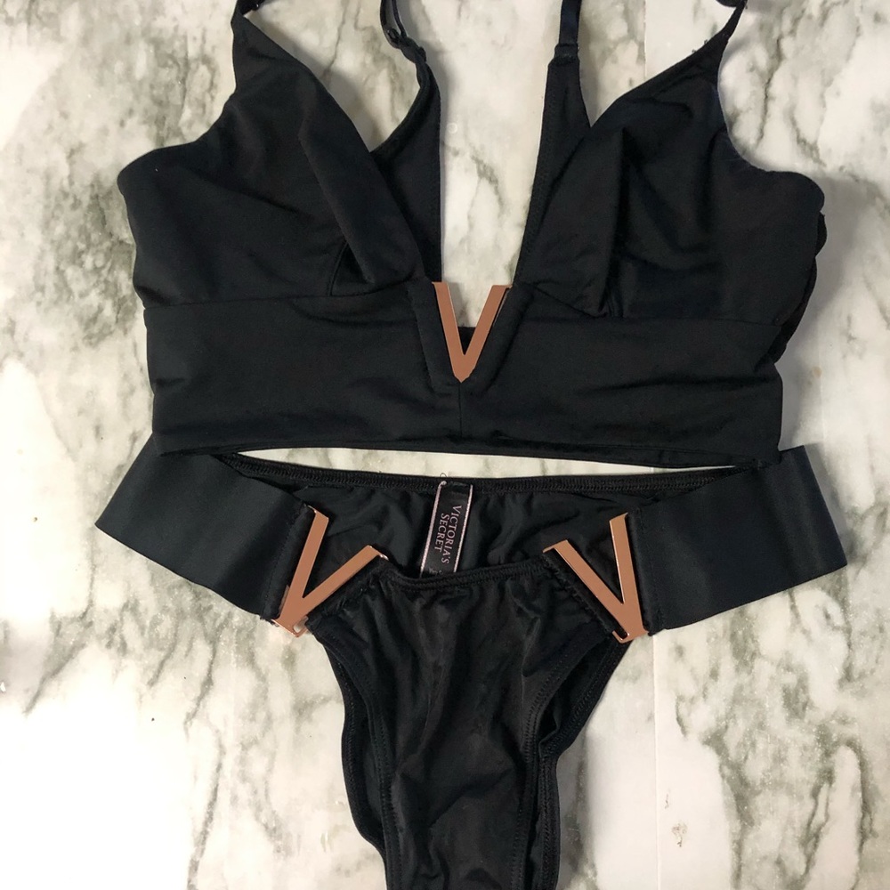 Victoria’s Secret metal v bra let and panty set